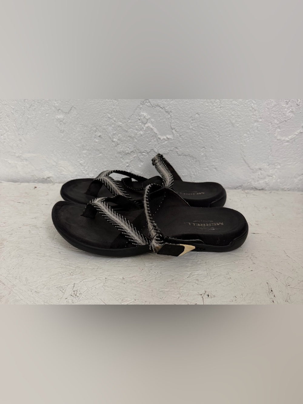 Merrell District Mendi Sandals Womens 6 Black Thong Flip Flops Walking Comfort